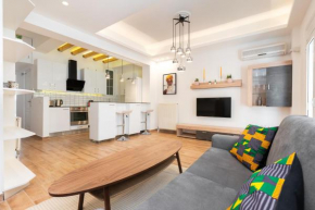 Modern Apartment, Short Walk to Acropolis Sites